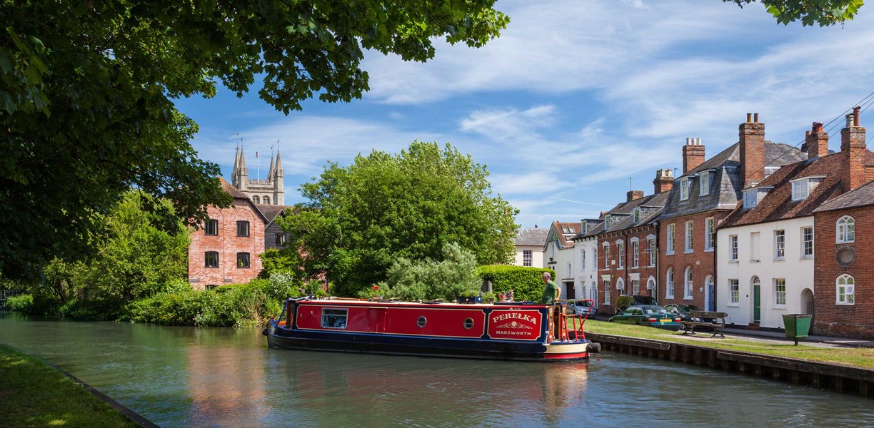 A boat on the canal at Newbury
