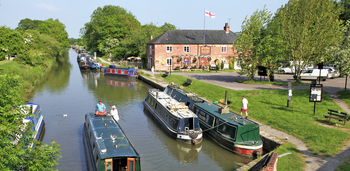 Canal boats at the wharf at Pewsey