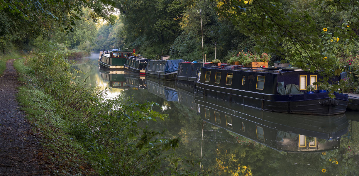 boats on the kennet and avon canal