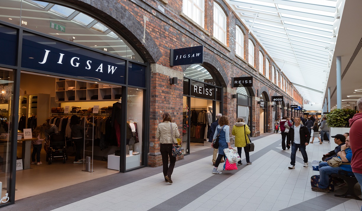 Shopping at McArthurGlen Designer Outlet Swindon in Swindon
